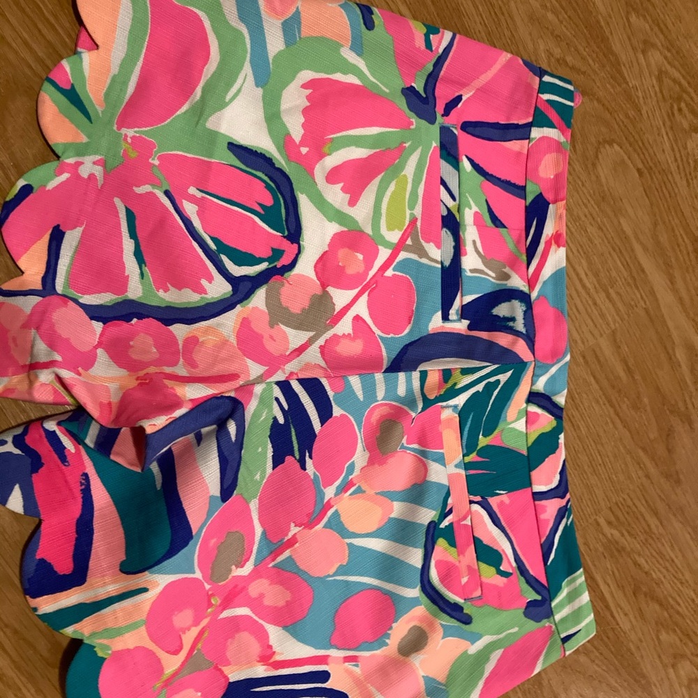 Lilly short